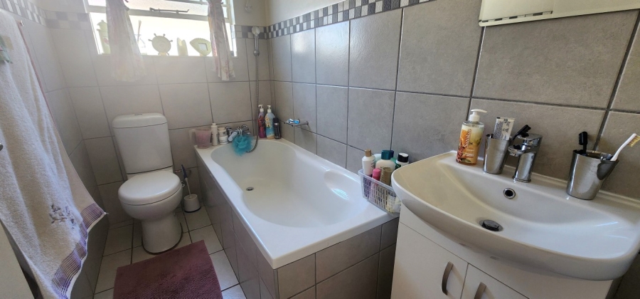 3 Bedroom Property for Sale in Ngwenya River Estate North West